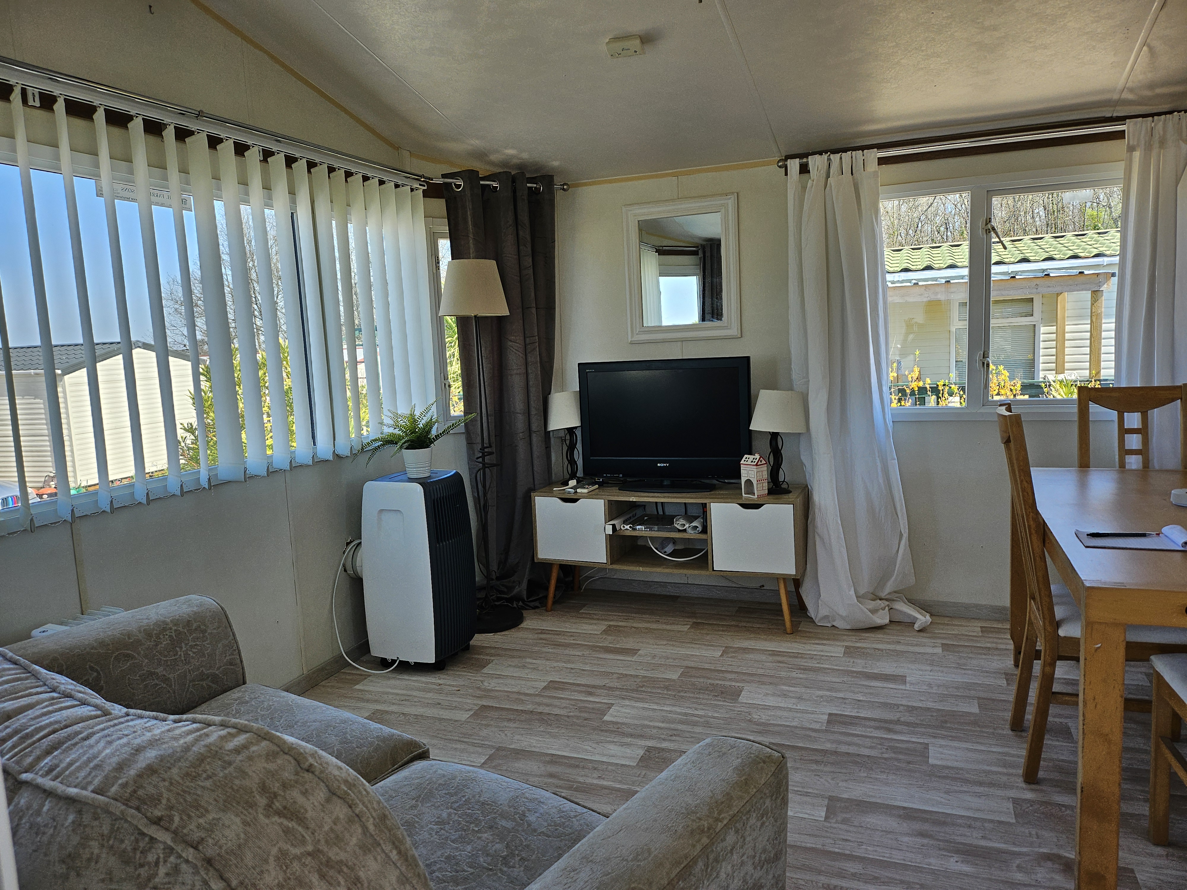 Lounge 1