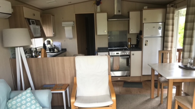 48 loungeintodiningarea